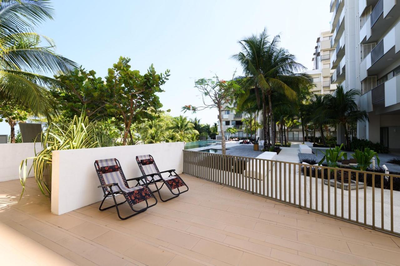 By The Sea Beach Front Apartment Бату-Феррінгі Екстер'єр фото